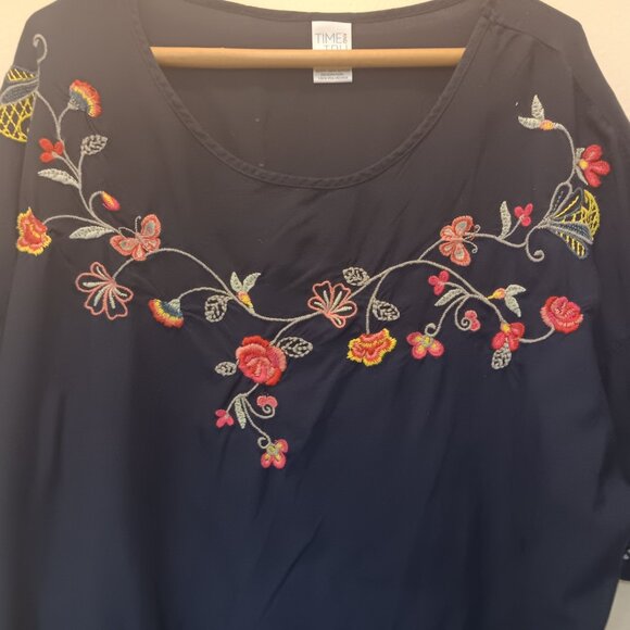 Time and Tru Women's XL Blouse - Picture 3 of 4